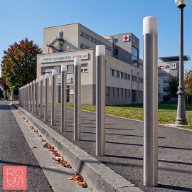 Pilona de gran visibilitat Agglo INOX per a zones de risc